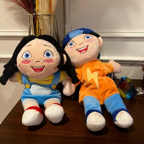 VIPKid Mike and Meg Hand Puppets - Picture 3 of 3